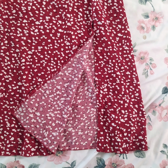 Red Ditsy Floral Midi Sweetheart Dress - Picture 6 of 8